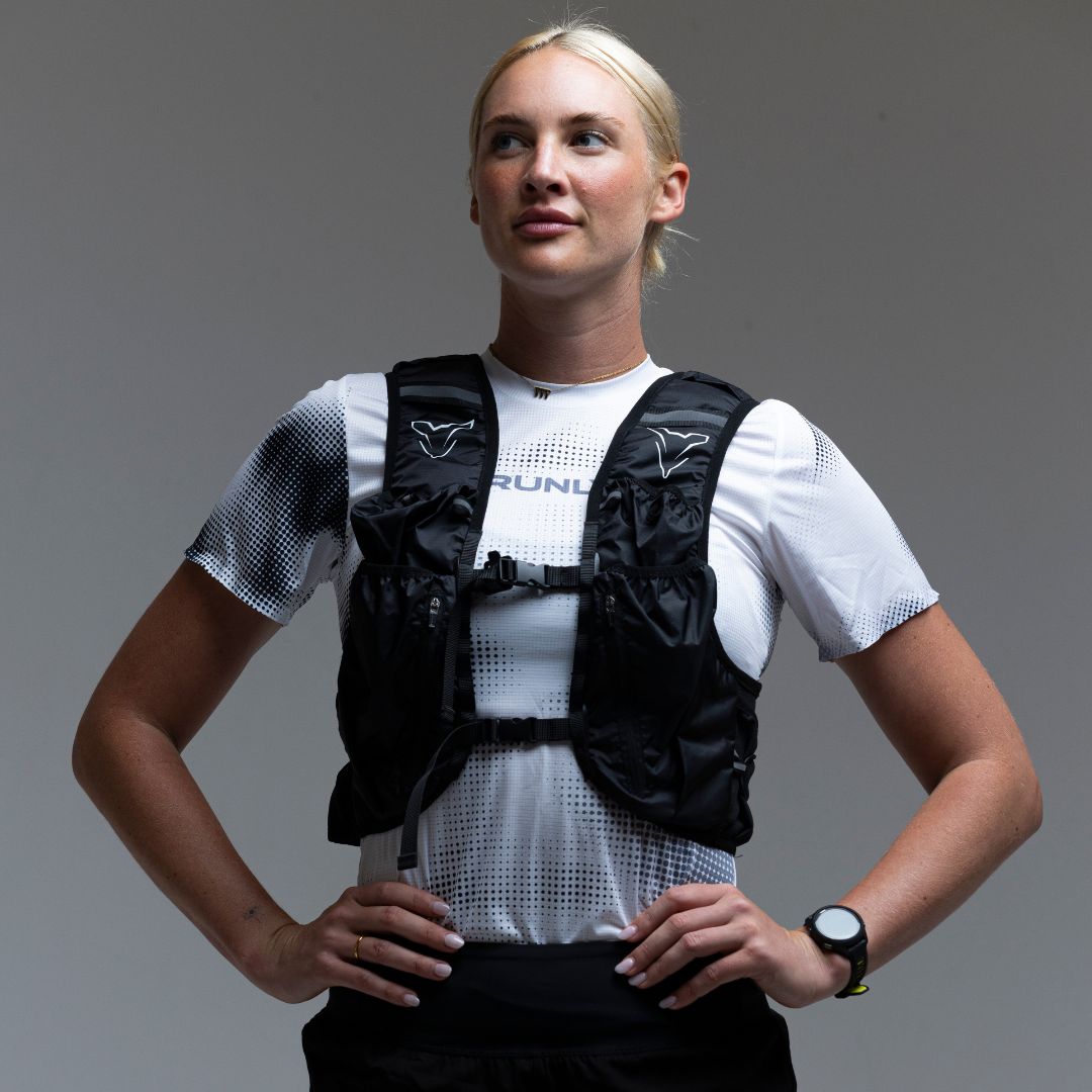HYDRATION VEST | RUNLY R700 | BLACK WHITE