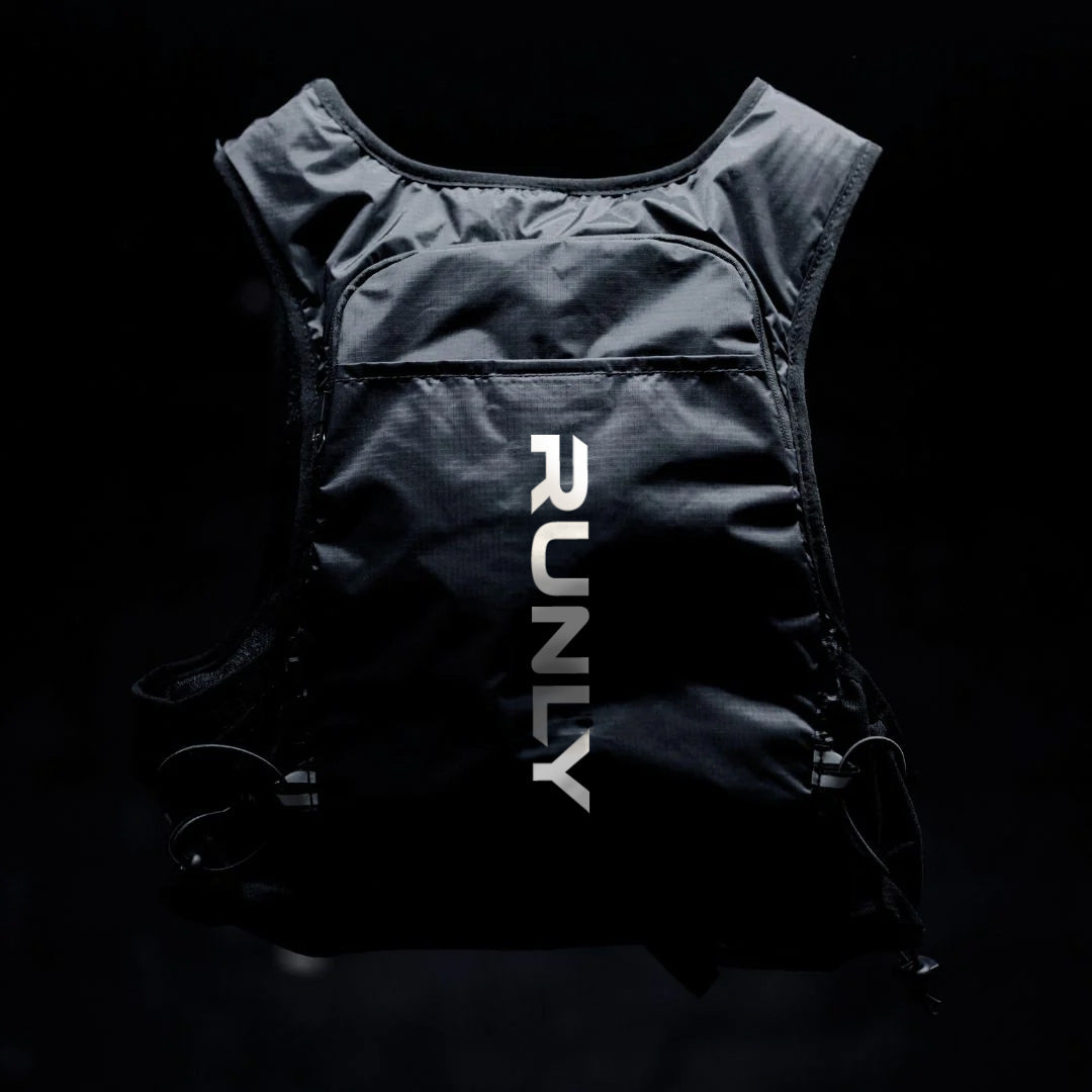 [PRE-ORDER] HYDRATION VEST | RUNLY R700 | BLACK WHITE