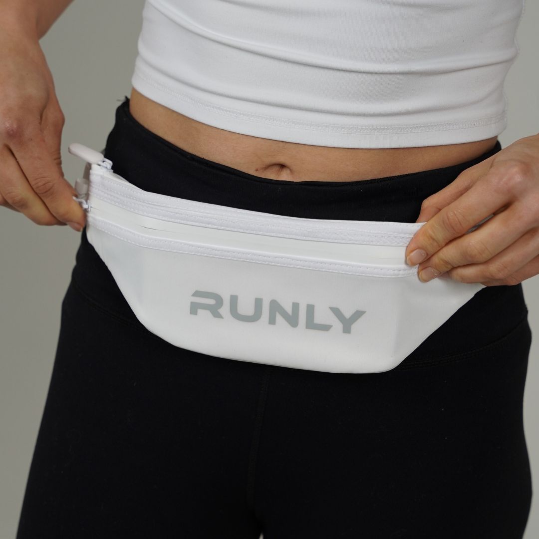 RUNNING BELT Carry your phone, keys card while running or